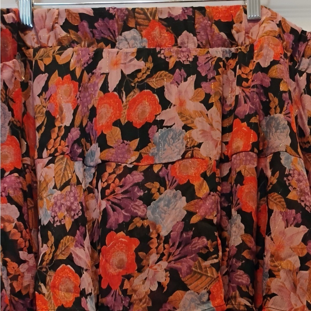 Torrid Red Shimmer Floral Layered Skirt Stretchy Tiered All Occasions Size 4 - Picture 6 of 6